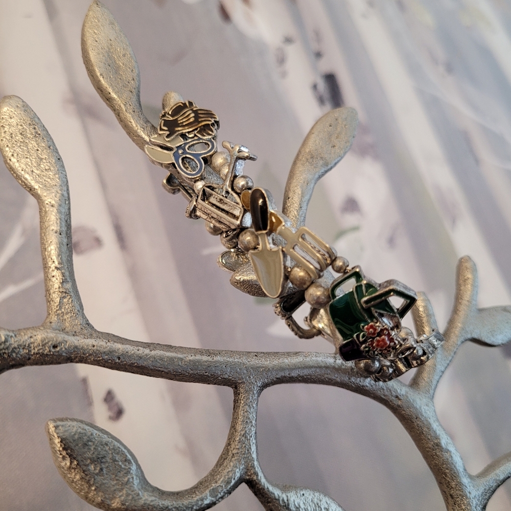 Vintage Silver-tone Gardening Themed Slide Charm Bracelet - Picture 11 of 12